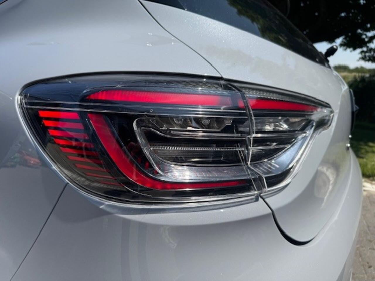 Renault CLIO 1.6 E-Tech Full Hybrid 145 AUT techno | 17" LM Velgen | Adaptive Cruise | Camera 360 | Stoelverwarming | Demonstratieauto, vraag naar beschikbaarheid ! |