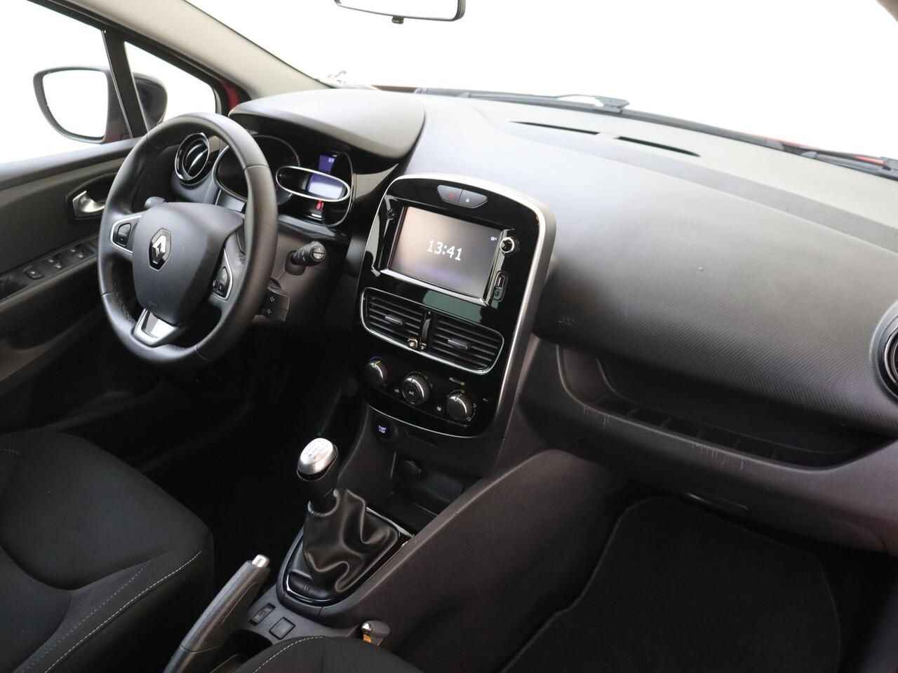 Renault CLIO 0.9 TCe Limited | Navigatie