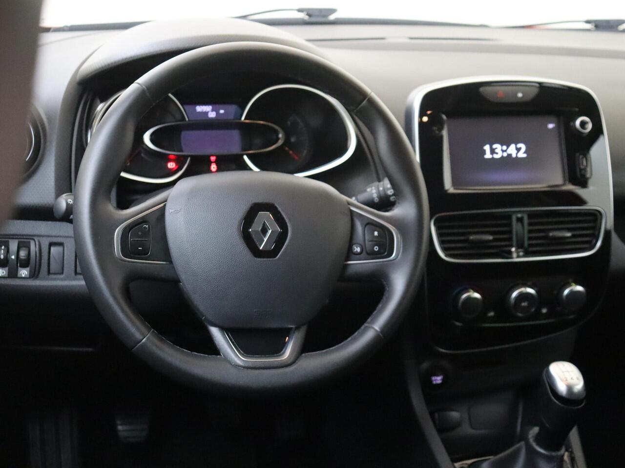 Renault CLIO 0.9 TCe Limited | Navigatie