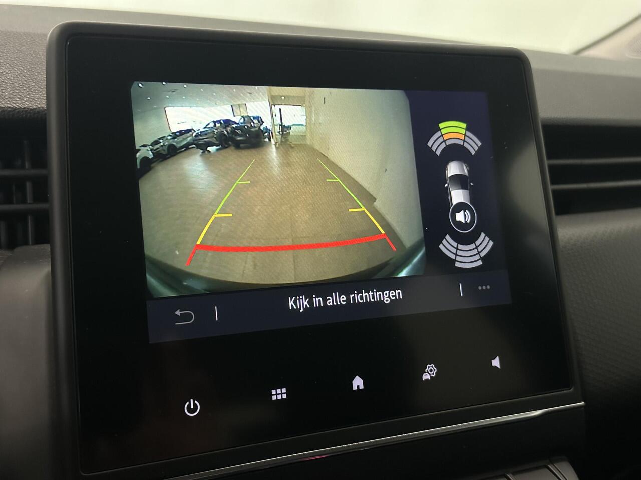 Renault CLIO 1.0 TCe 90 Intens | Navigatie | Climate Control | Cruise Control | Parkeersensoren voor, achter en achteruitrijcamera | Apple Carplay/Android Auto