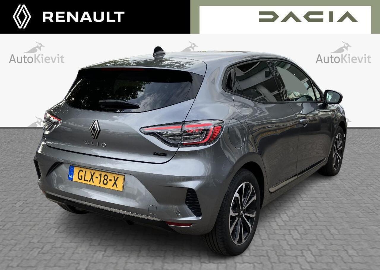 Renault CLIO 1.6 E-Tech Full Hybrid 145 techno - Demo