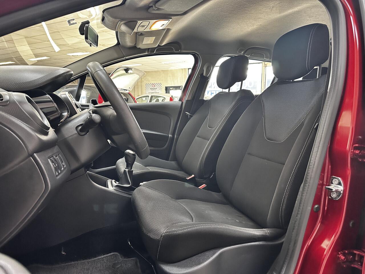 Renault CLIO Estate 0.9 TCe Life/ LED Dagrijverl./ Airco/ Cruise/ Bluetooth/ Radio+AUX&USB/ Elek.Pakket/ Isofix/ C.V.Afstand.