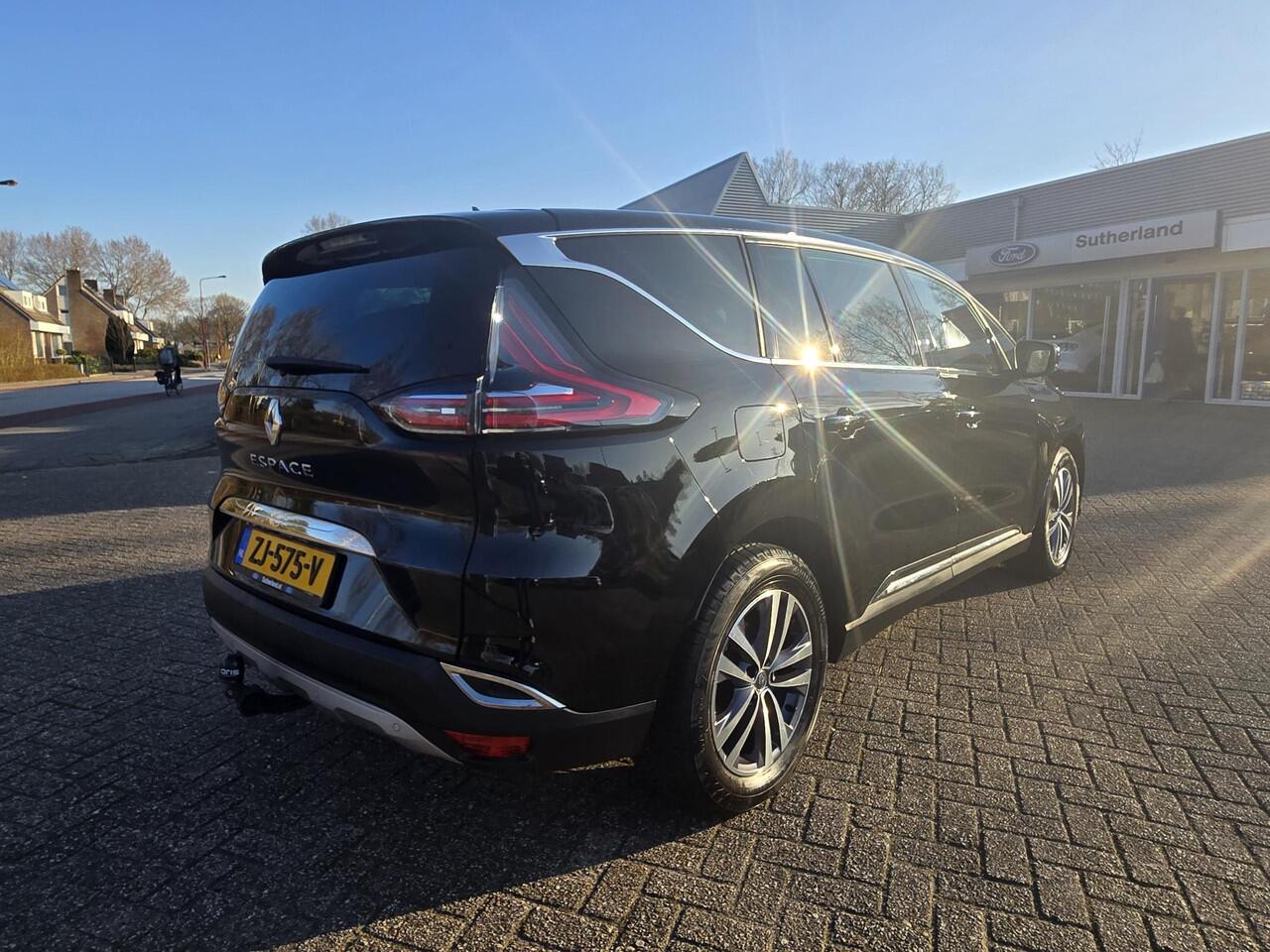 Renault ESPACE 1.8 TCe Intens 7p. 224pk Automaat | Trekhaak | Adaptieve Cruise | Achteruitrijcamera | Elektrische Achterklep | Head up Display