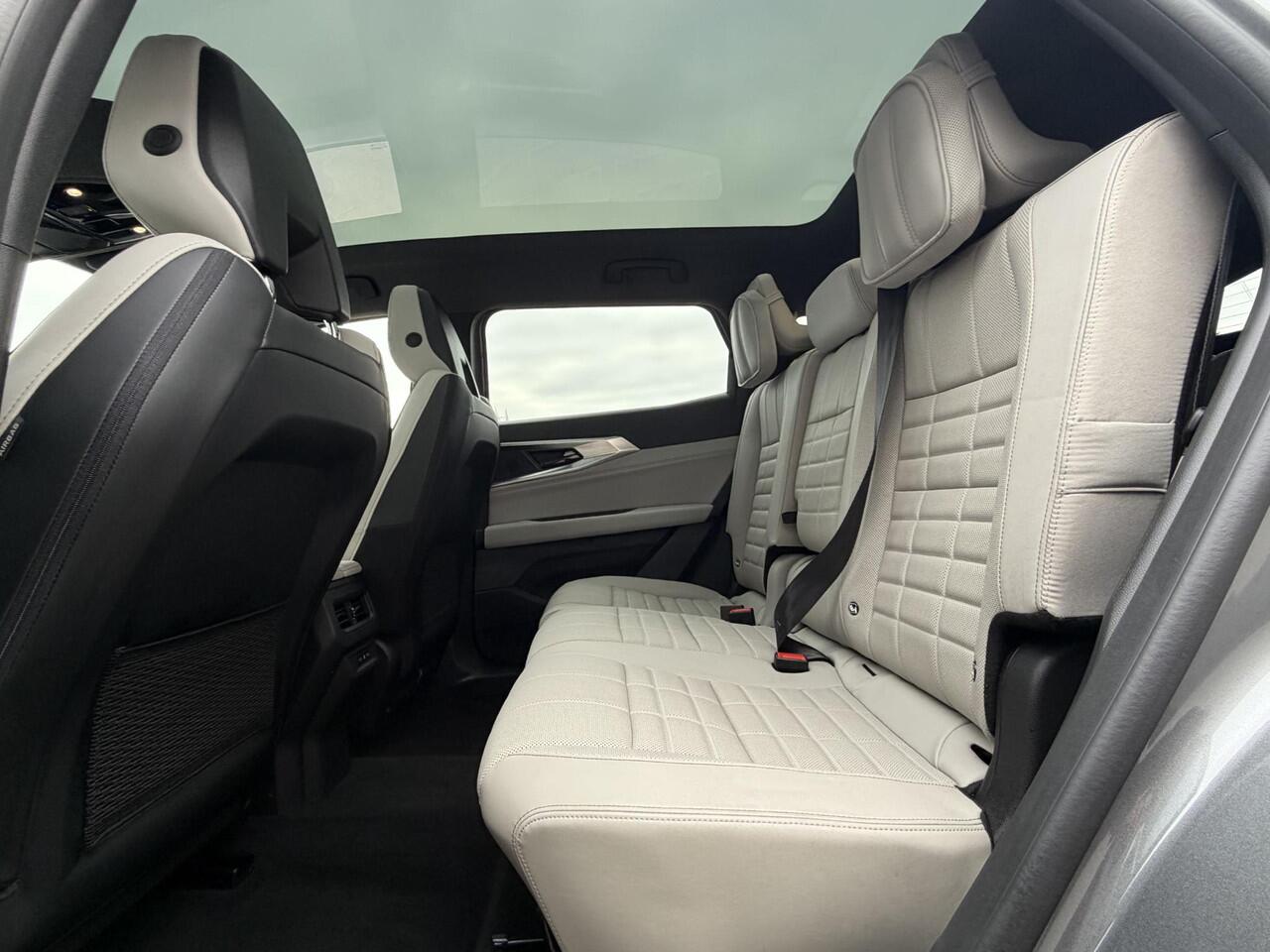 Renault ESPACE E-Tech full hybrid 200 iconic 7p. Automaat / All Season Banden / Lederen Bekleding / Elektrische Stoelen met Geheugen / Harman Kardon Premium / Head Up Display / Panoramadak / Stoel & Stuurverwarming /