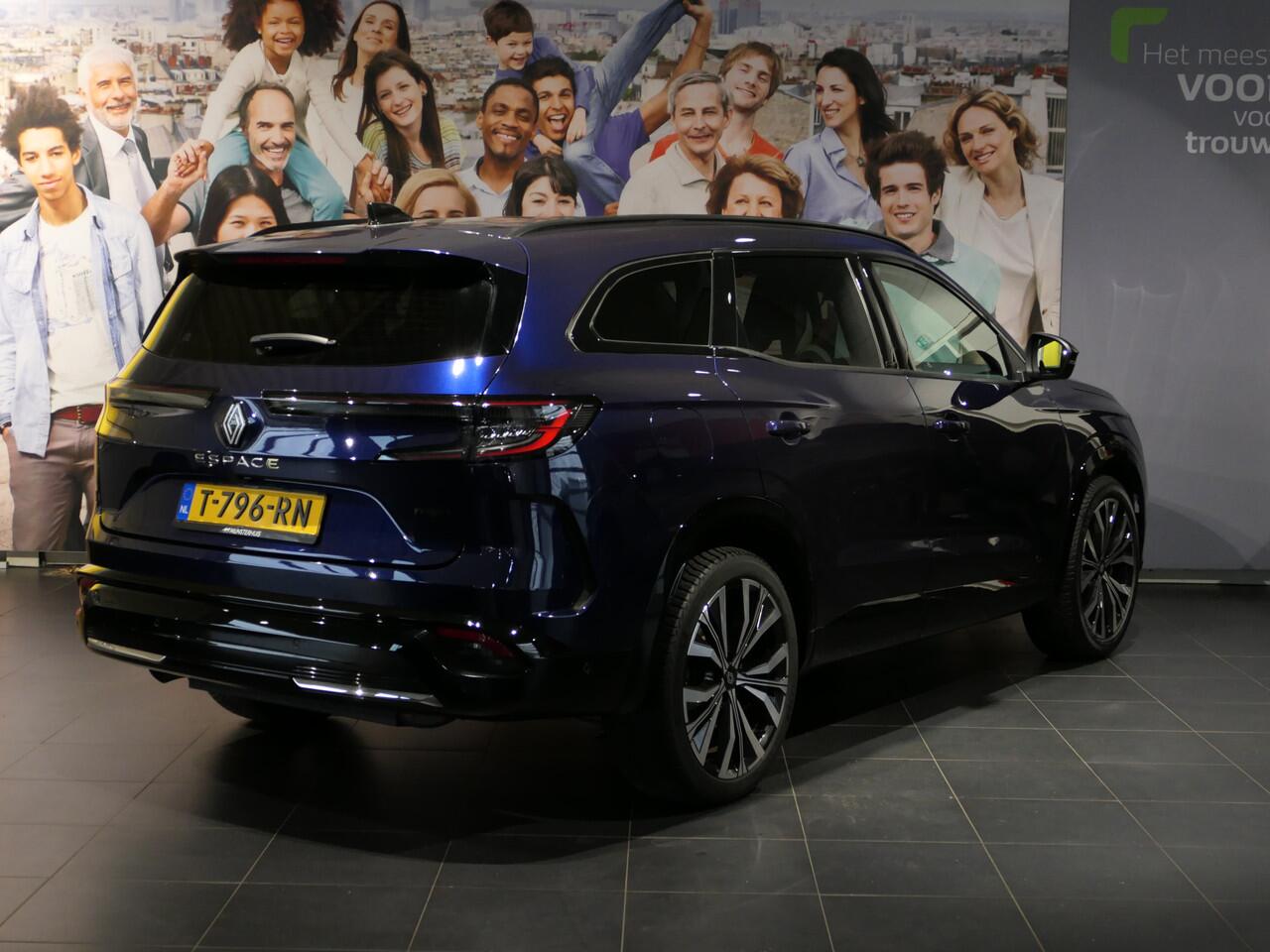 Renault ESPACE E-Tech full hybrid 200 iconic 7p. - Occasion Lease vanaf ¤689 p/m - *Panoramadak!* - Adaptive cruise - headup display - Harman Kardon audio