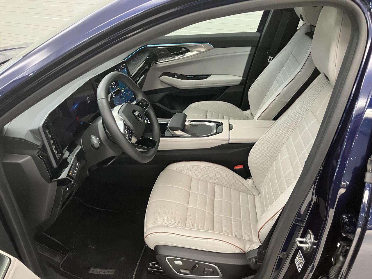 Renault ESPACE E-Tech full hybrid 200 iconic 5p. / Dealer onderhouden / Harman Kardon Audio / Panoramadak / Rondzichtcamera / Stuur- & Stoelverwarming / Adaptieve Cruise Control / Apple Carplay/Android Auto /