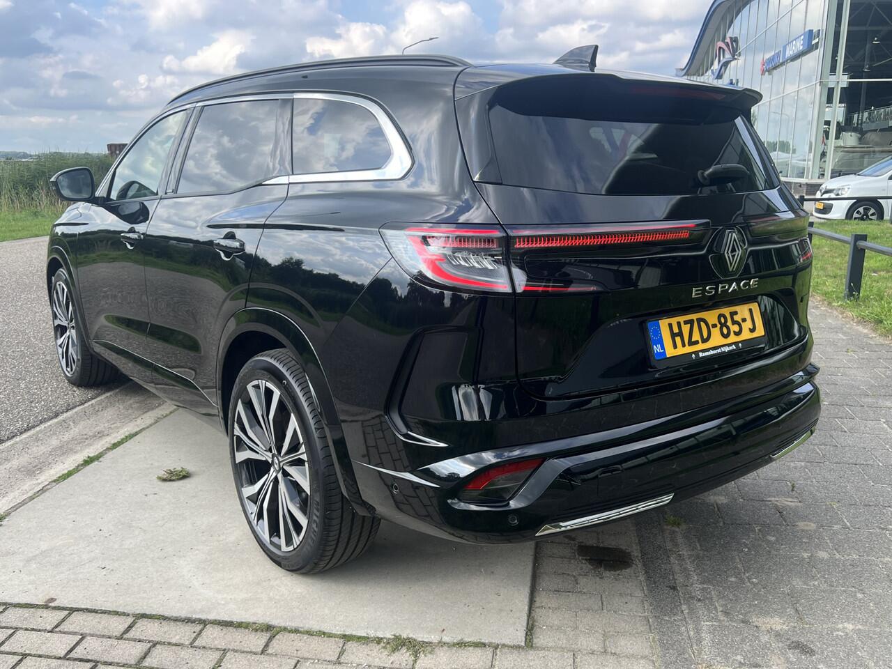 Renault ESPACE E-Tech full hybrid 200PK iconic 7 persoons / Matrix Led / Panoramadak / 4 Control / Harman Kardon /