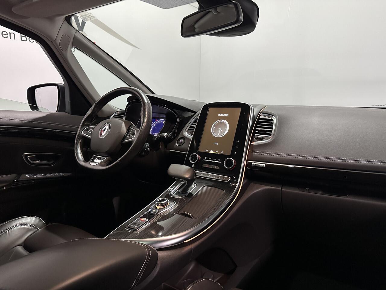 Renault ESPACE 1.8 TCe Initiale Paris 7p. - Pano / Leder / HUD / Massage