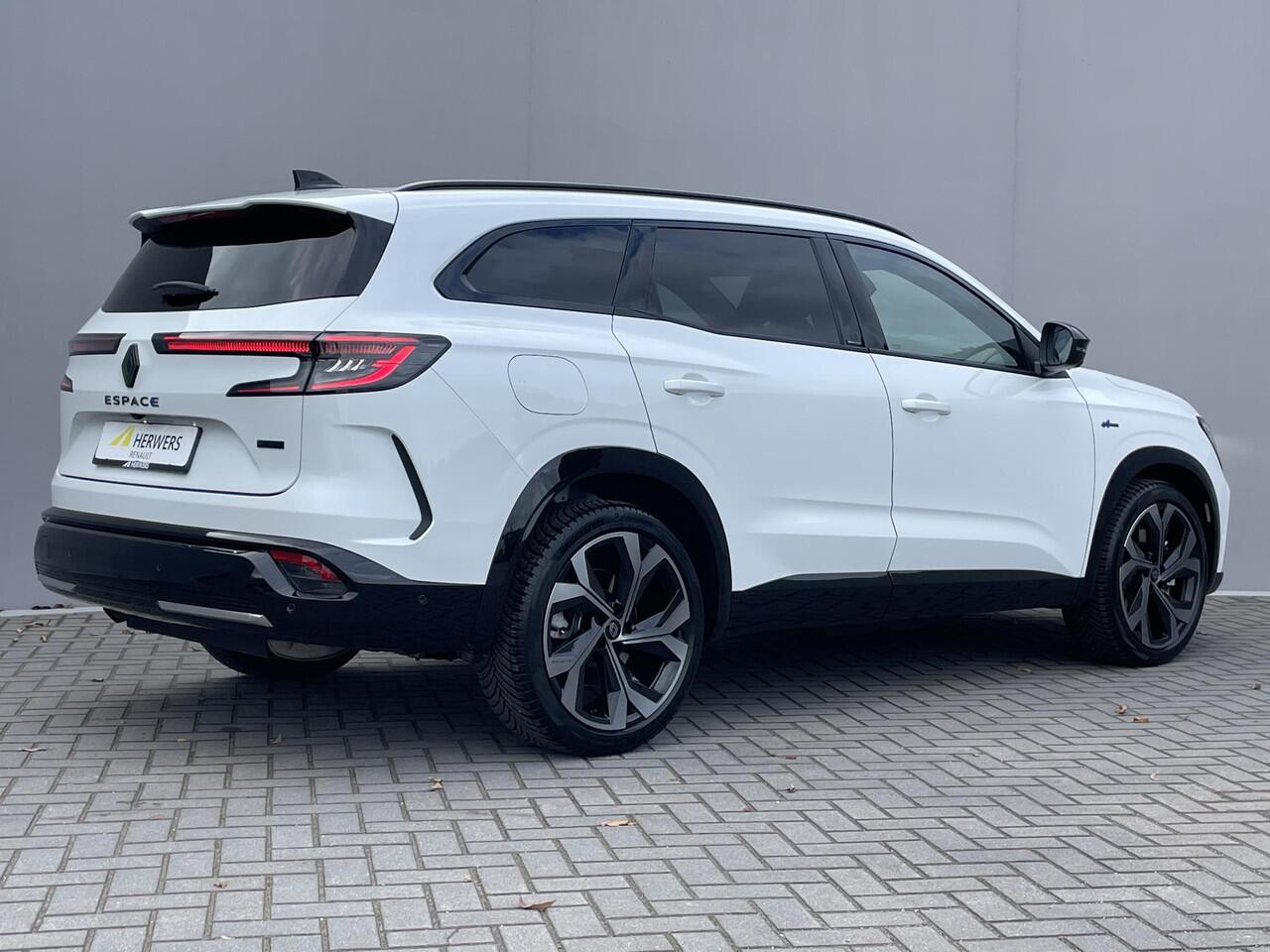 Renault ESPACE E-Tech full hybrid 200 esprit Alpine 7p. / Head-up display / 360° camera / stoelverwarming / adaptieve cruise control / keyless entry / elektrisch verstelbare stoelen / elektrische achterklep / draadloze oplader / LED koplampen / 20" velgen