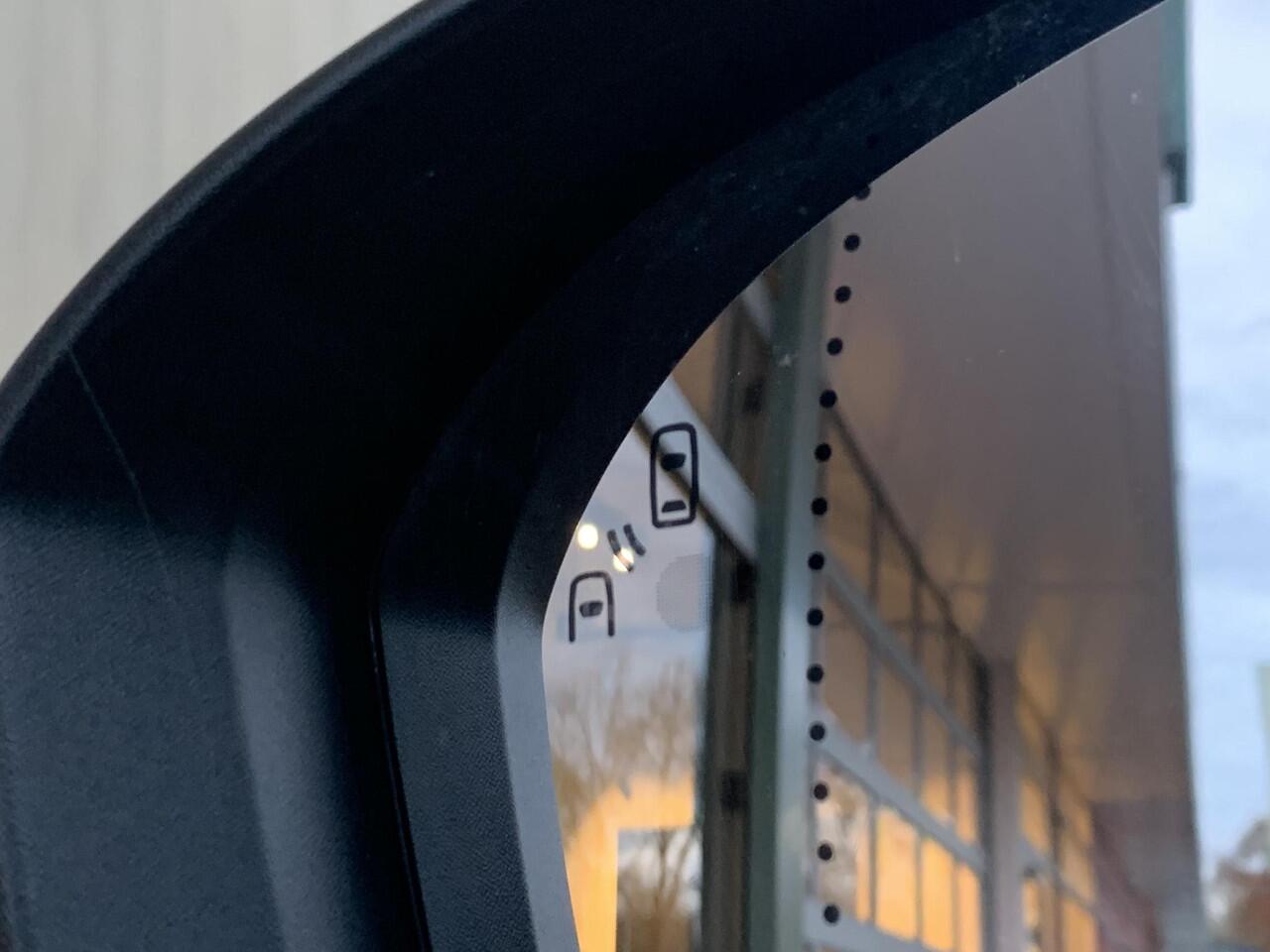 Renault ESPACE E-Tech full hybrid 200 esprit Alpine 7p. | Navigatie | Cruise Control | Achteruitrijcamera | Trekhaak | All season banden