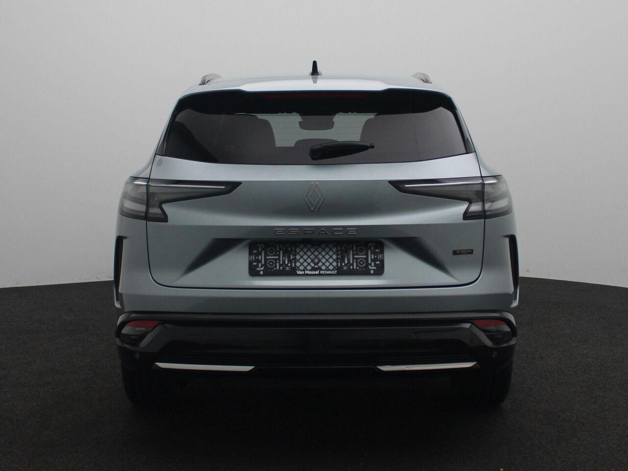 Renault ESPACE E-Tech full hybrid 200 iconic 7p. | Panoramadak | Harman Kardon | Head-up display | Elektronische Memory Seats | 360° Camera | Demo