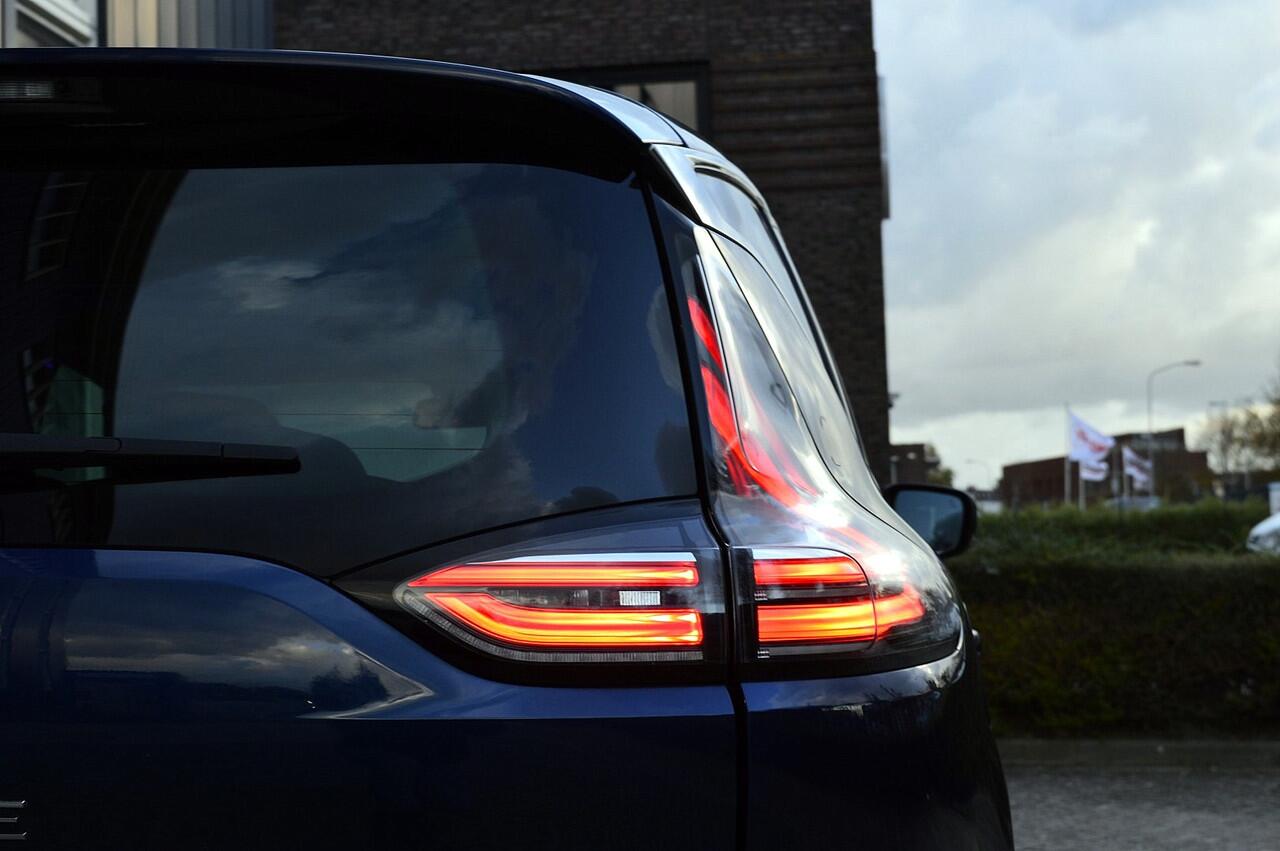 Renault ESPACE 1.8 TCe Initiale Paris 7p. Rijklaarprijs-Garantie Leder Panoramadak Navigatie Airco Bose 19 Inch