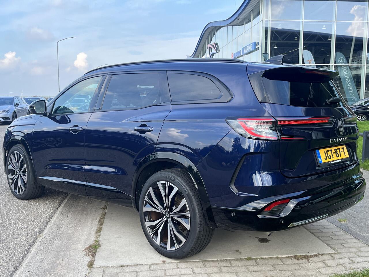 Renault ESPACE hybrid 200 iconic 7-Persoons / Harman-Kardon / 4-Control / Stoelverw. + Stuurverw. / 360' Camera / Apple Carplay - Android Auto / 20'' LMV /