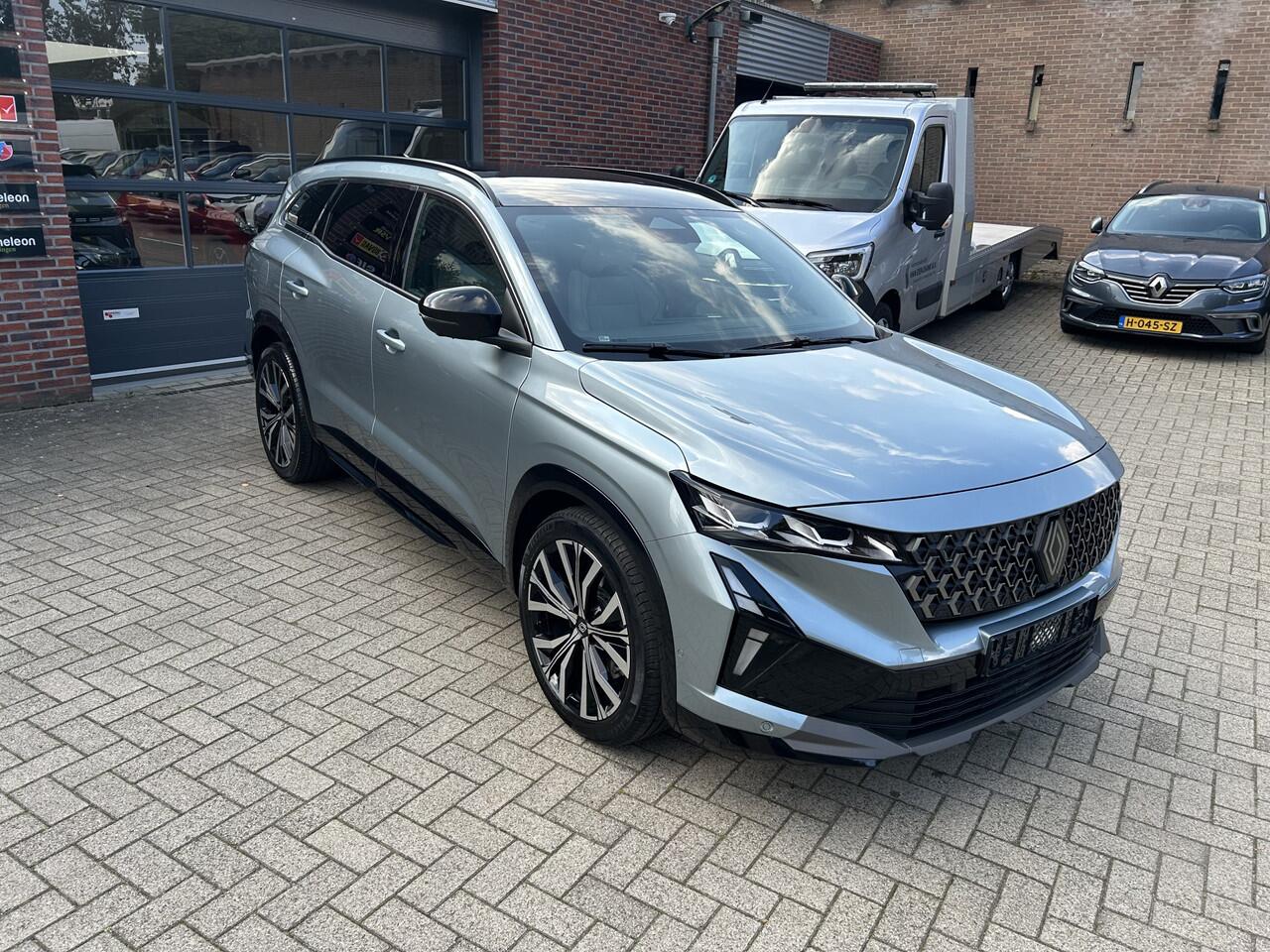 Renault ESPACE E-Tech full hybrid 200 iconic 5p.