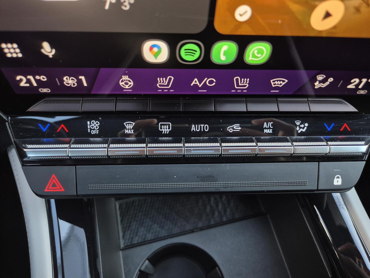 Renault ESPACE E-Tech Full Hybrid 200 7P Iconic Automaat / 7 Persoons / Fabrieksgarantie tot 04-2027 / Trekgewicht 1500 kg / Pack Vision / Allseason banden / Head Up Display / Panoramadak / Elektrische achterklep / Harman/Kardon Audio Systeem /