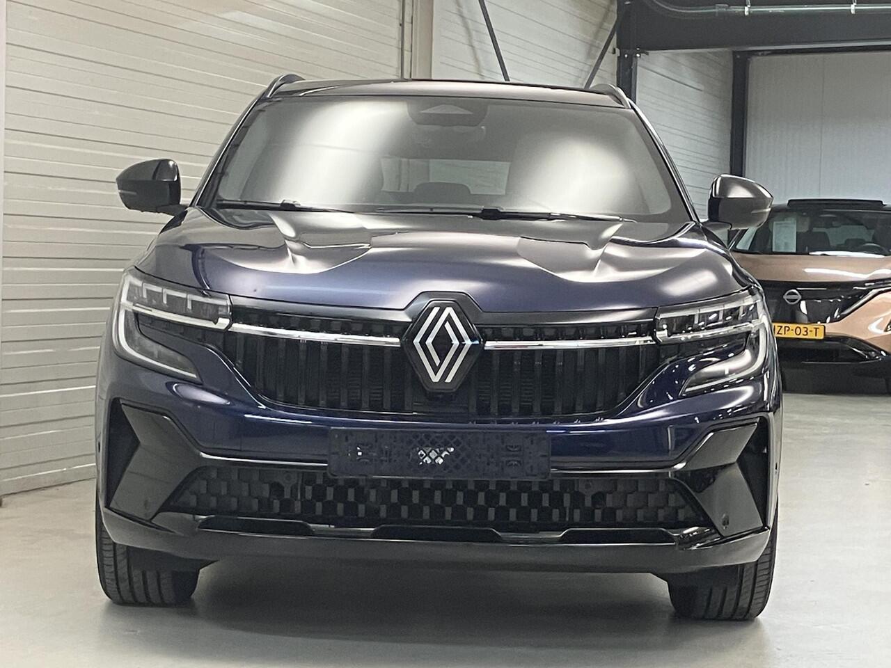 Renault ESPACE E-Tech full hybrid 200 iconic 5p. / Dealer onderhouden / Harman Kardon Audio / Panoramadak / Rondzichtcamera / Stuur- & Stoelverwarming / Adaptieve Cruise Control / Apple Carplay/Android Auto /