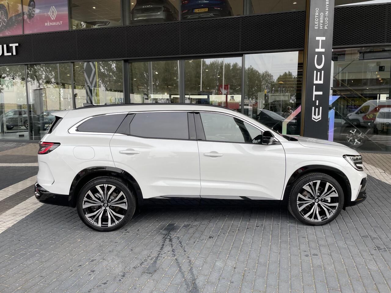 Renault ESPACE E-Tech full hybrid 200 iconic 7p. / PANORAMADAK / PACK HARMAN KARDON / PACK ADVANCED DRIVING ASSIST