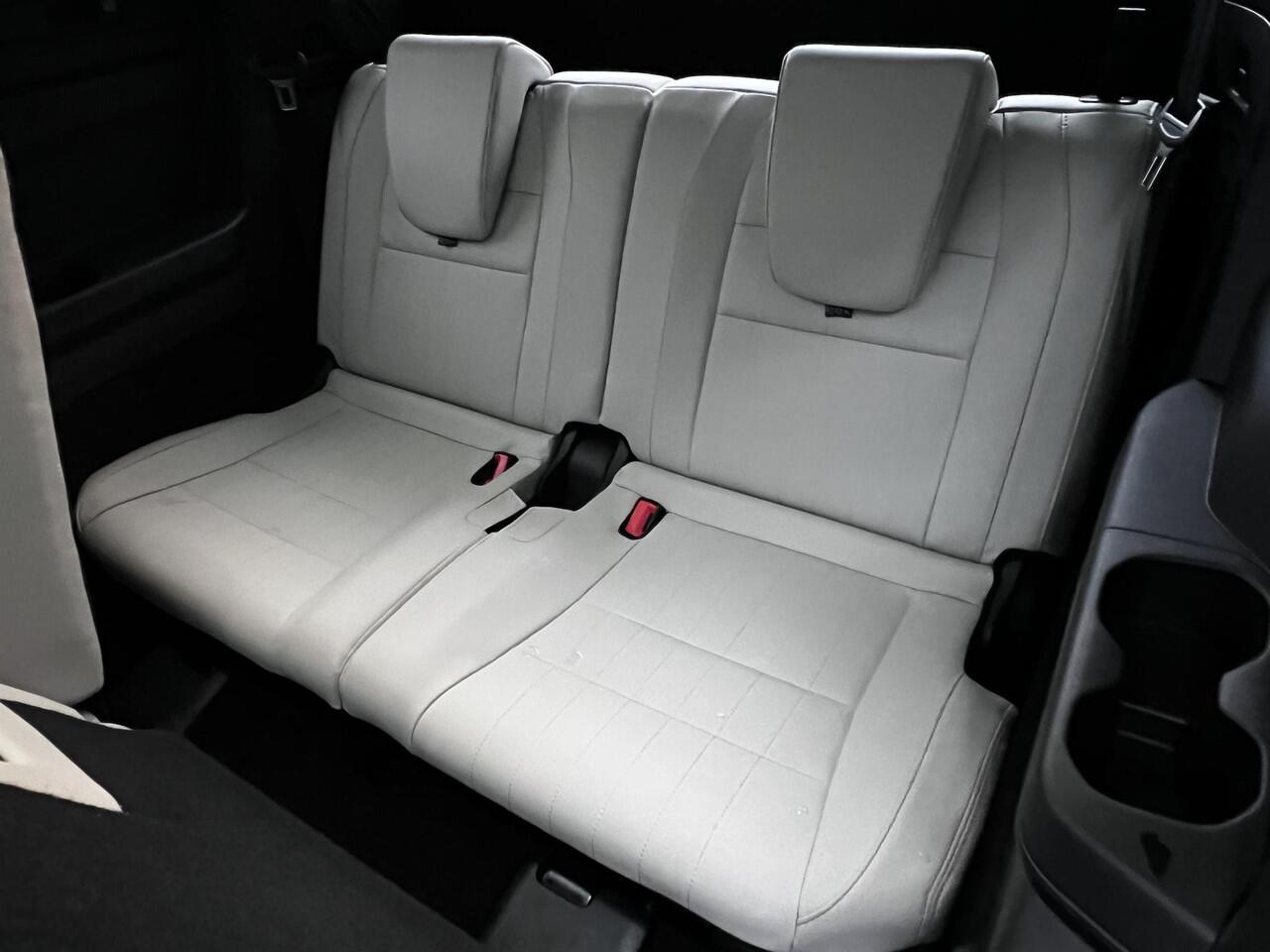 Renault ESPACE E-Tech full hybrid 200 iconic 7p. / Fabrieksgarantie 04-2027 / 7 persoons / 1.500 kg trekgewicht / Panorama dak / Leder / Elektrische stoelen / Massagefunctie / Elektrische klep / Harman Kardon Audio / Navi / Camera 360° / 20" LM wielen All Season banden 