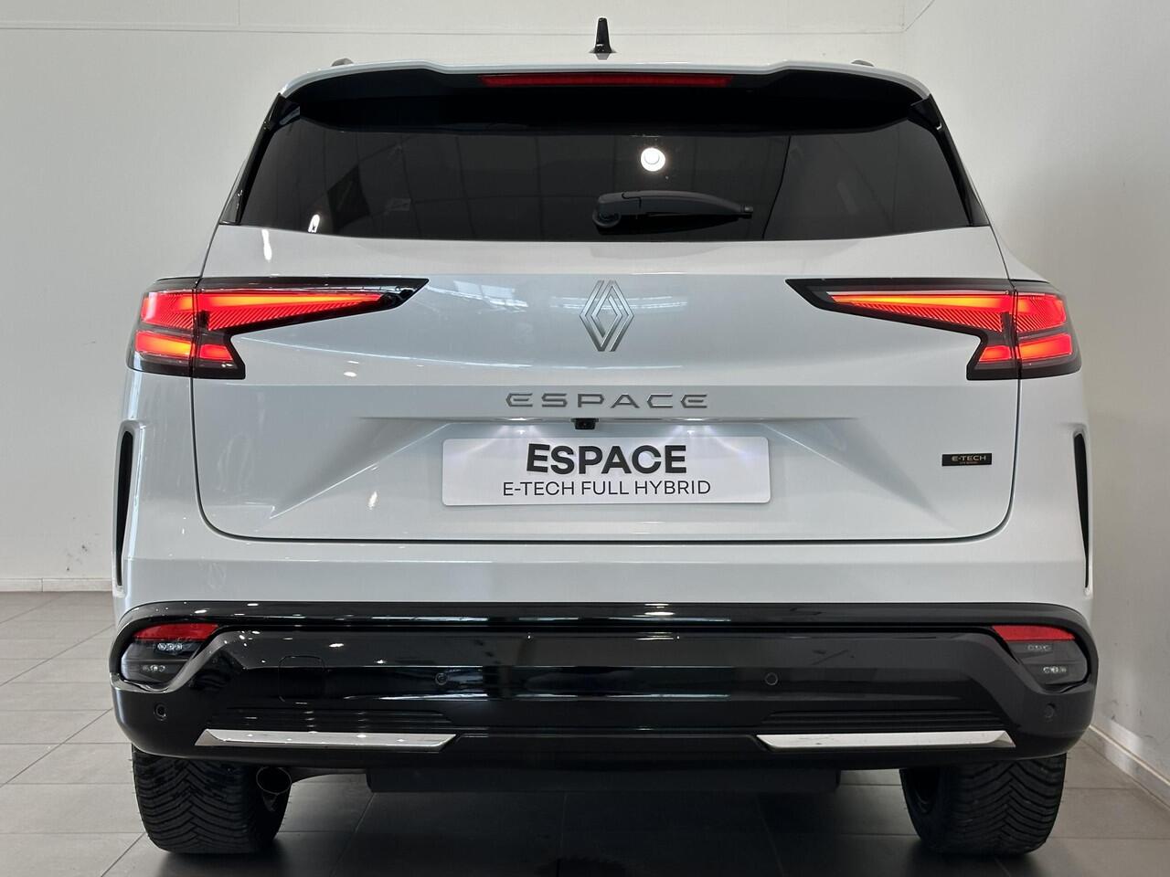 Renault ESPACE 1.2 E-Tech full hybrid 200 Iconic 7p. | Pack Vision | Pack Light & Sound | All season banden | Van: ¤ 59.332,- nu rijklaar voor: ¤ 58.332,-