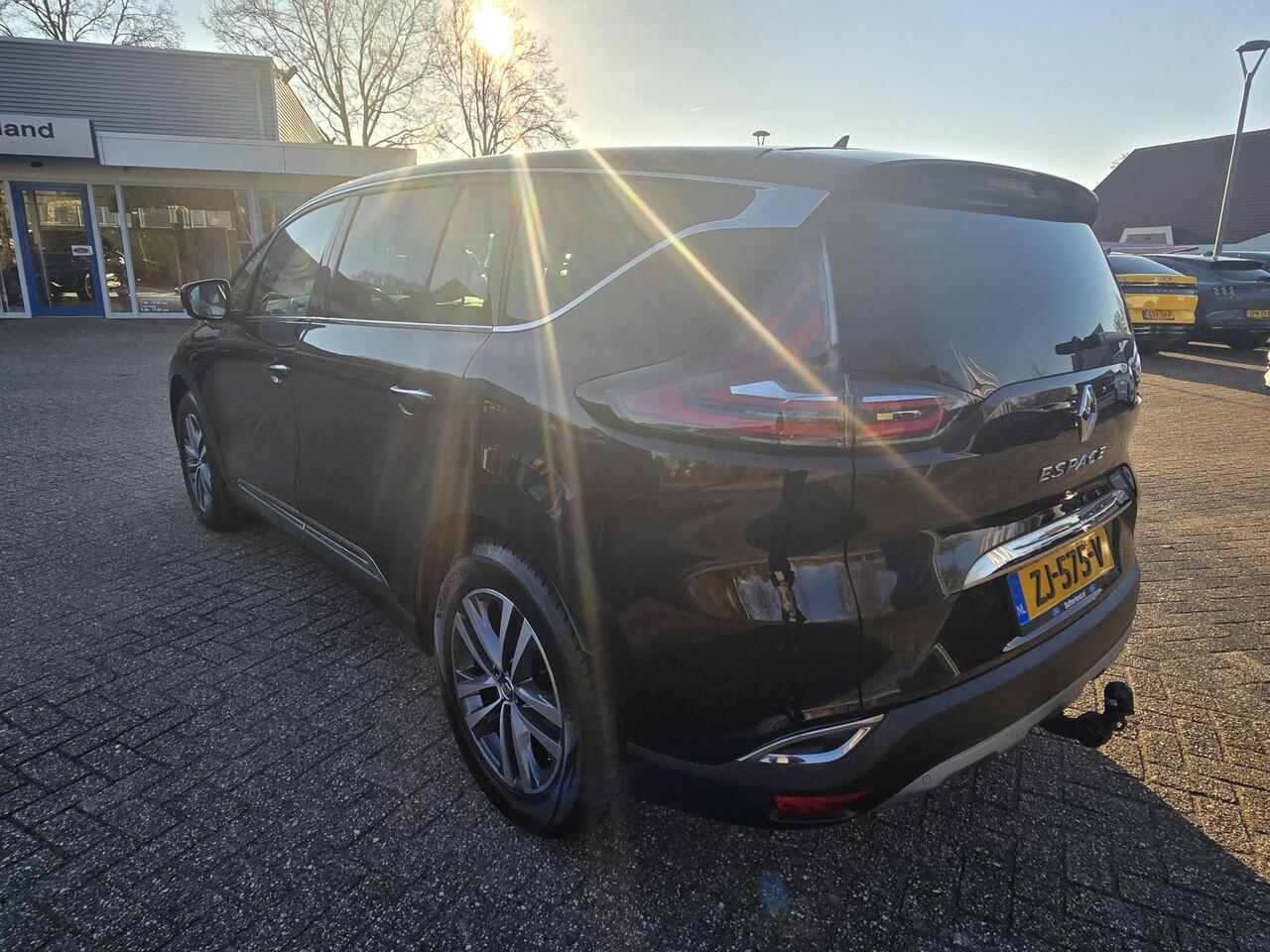 Renault ESPACE 1.8 TCe Intens 7p. 224pk Automaat | Trekhaak | Adaptieve Cruise | Achteruitrijcamera | Elektrische Achterklep | Head up Display