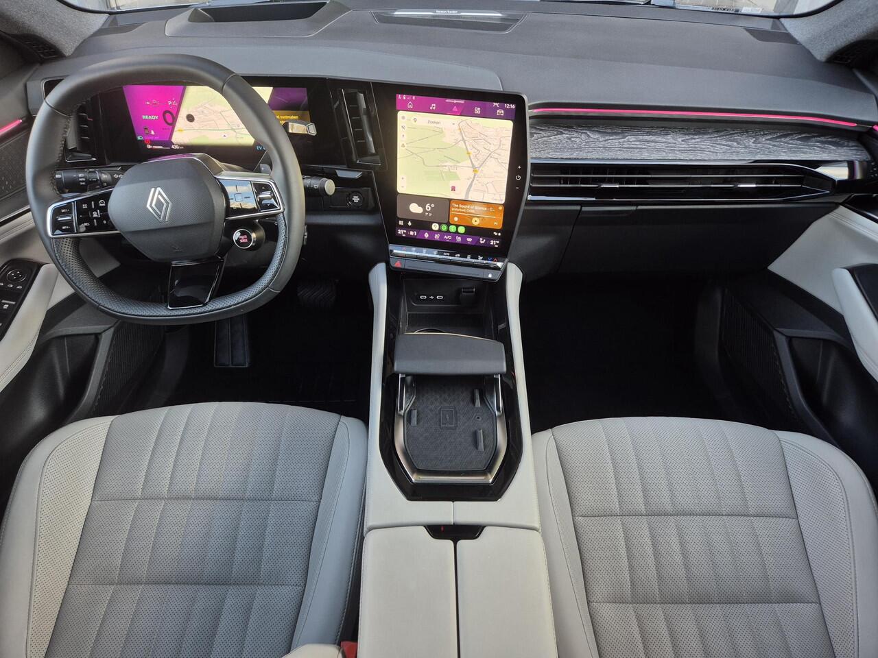 Renault ESPACE E-Tech Full Hybrid 200 7P Iconic Automaat / 7 Persoons / Fabrieksgarantie tot 04-2027 / Trekgewicht 1500 kg / Pack Vision / Allseason banden / Head Up Display / Panoramadak / Elektrische achterklep / Harman/Kardon Audio Systeem /