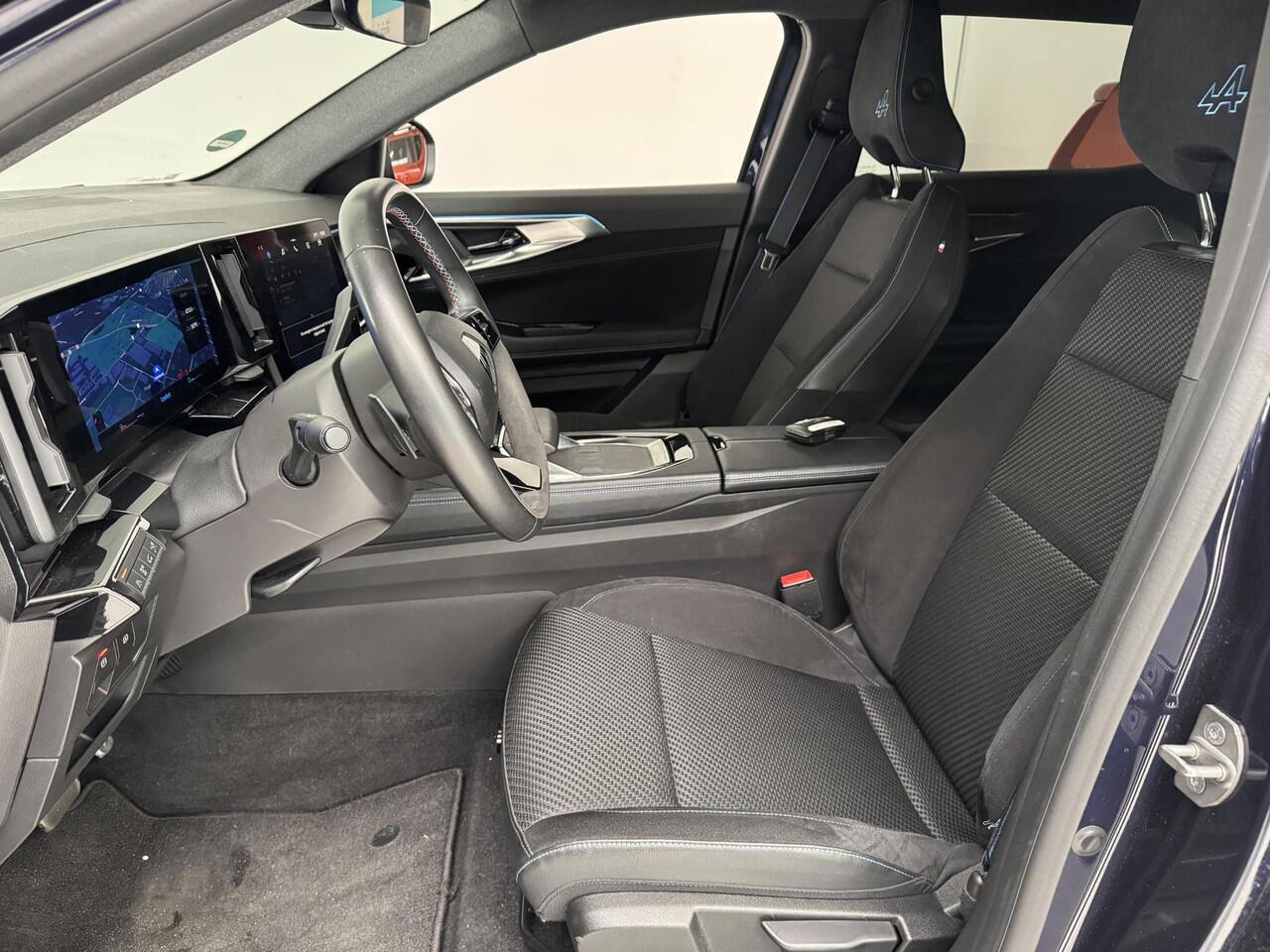 Renault ESPACE E-Tech full hybrid 200 esprit Alpine 7p. | Navigatie | Cruise Control | Achteruitrijcamera | Trekhaak |