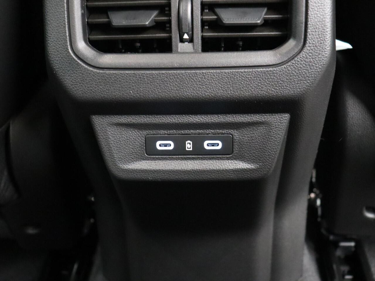 Renault ESPACE E-Tech full hybrid 200pk esprit Alpine 5p. | Harman kardon | 360 graden camera | Active driver assist | Panoramisch vast glazen dak |