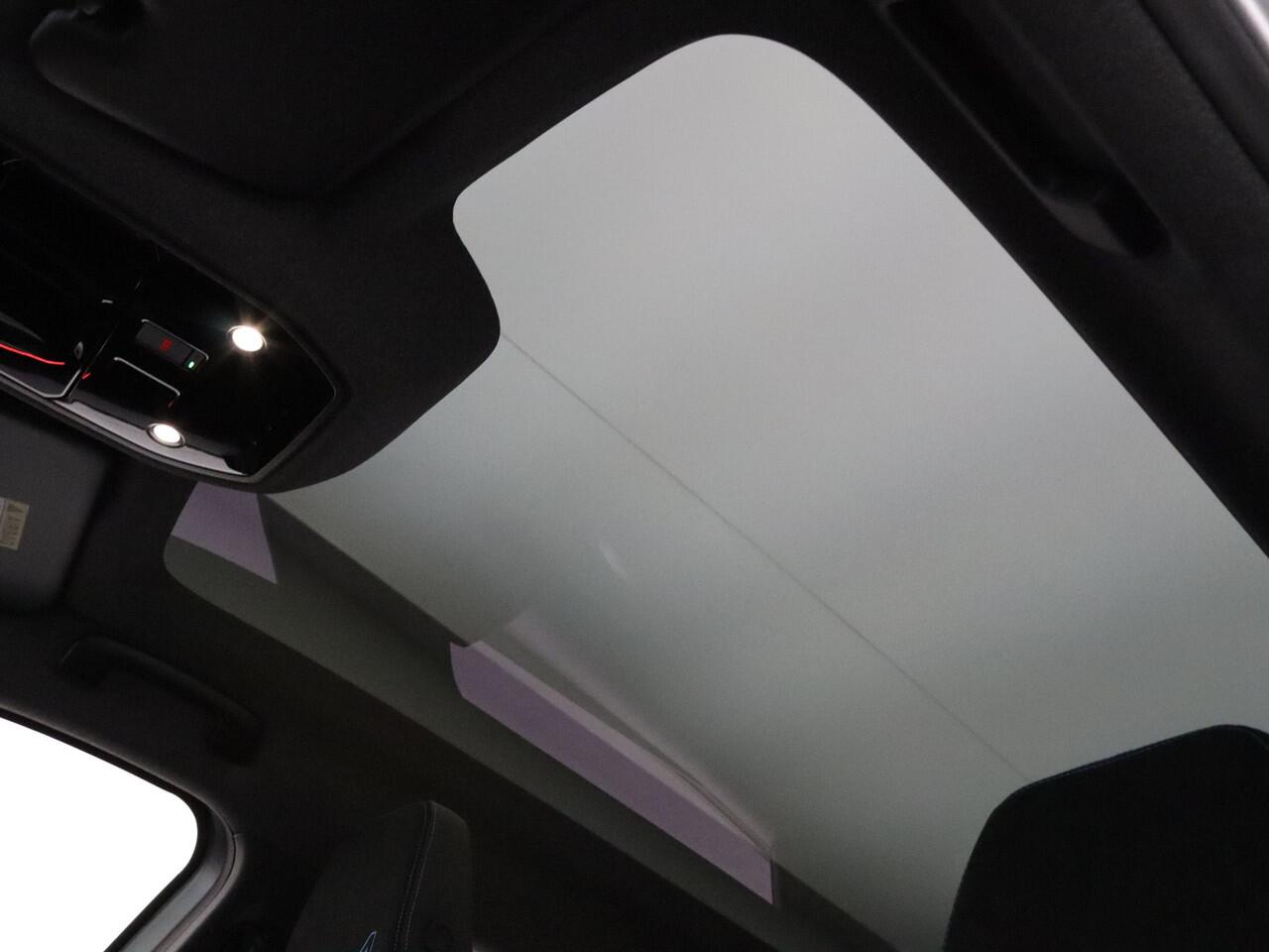 Renault ESPACE E-Tech Hybrid 200pk esprit Alpine 7p. 360° Camera | Harman Kardon | Head-Up | Adapt. Cruise | Parkeersens. v+a | Stoel-/stuur-/voorruitverw. | Panoramadak