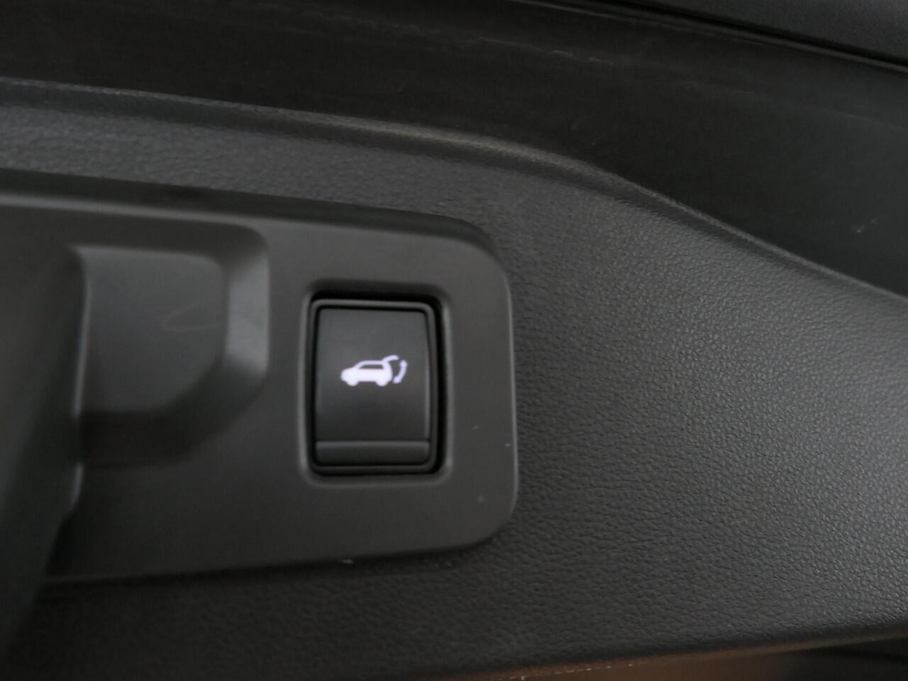 Renault ESPACE E-Tech full hybrid 200 iconic 7p. - Occasion Lease vanaf ¤689 p/m - *Panoramadak!* - Adaptive cruise - headup display - Harman Kardon audio