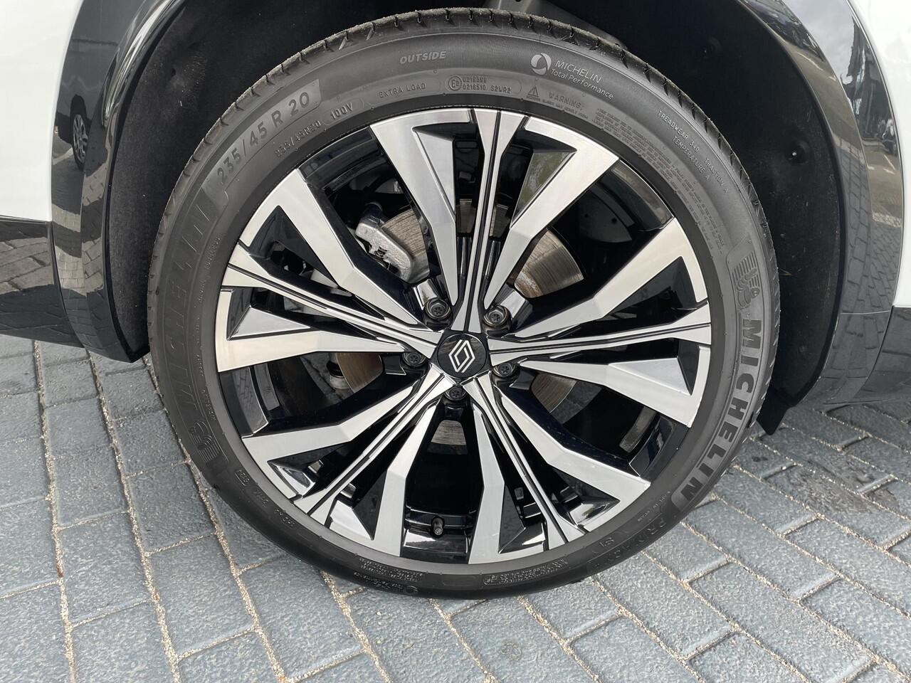 Renault ESPACE E-Tech full hybrid 200 iconic 7p. / PANORAMADAK / PACK HARMAN KARDON / PACK ADVANCED DRIVING ASSIST