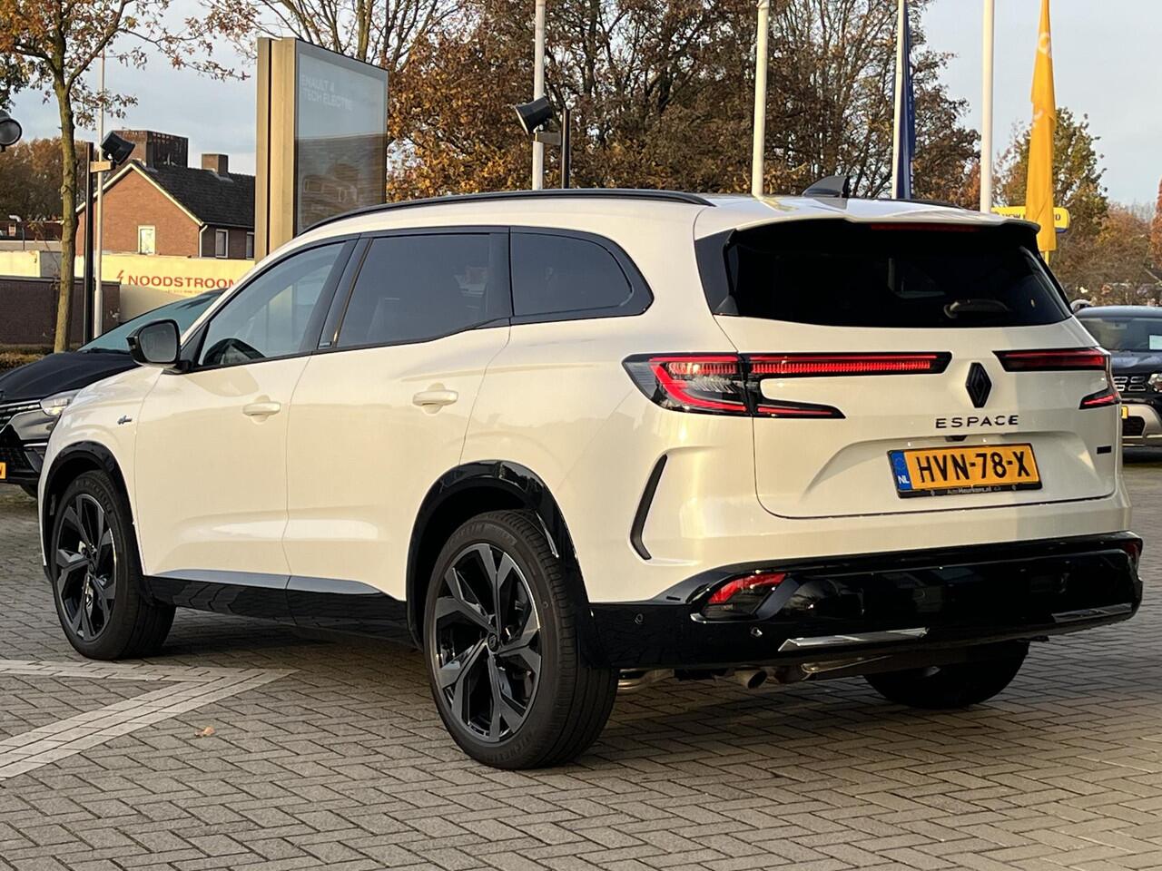 Renault ESPACE E-Tech full hybrid 200 esprit Alpine 7p. Panorama glazen dak * Harman & Kardon * Pack Advanced Driving Assist