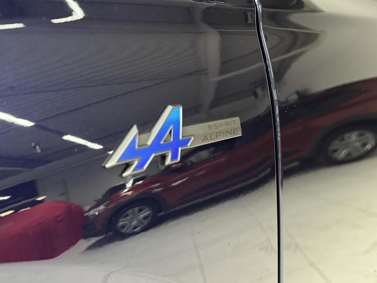 Renault ESPACE E-Tech full hybrid 200 esprit Alpine 7p. | Navigatie | Cruise Control | Achteruitrijcamera | Trekhaak |