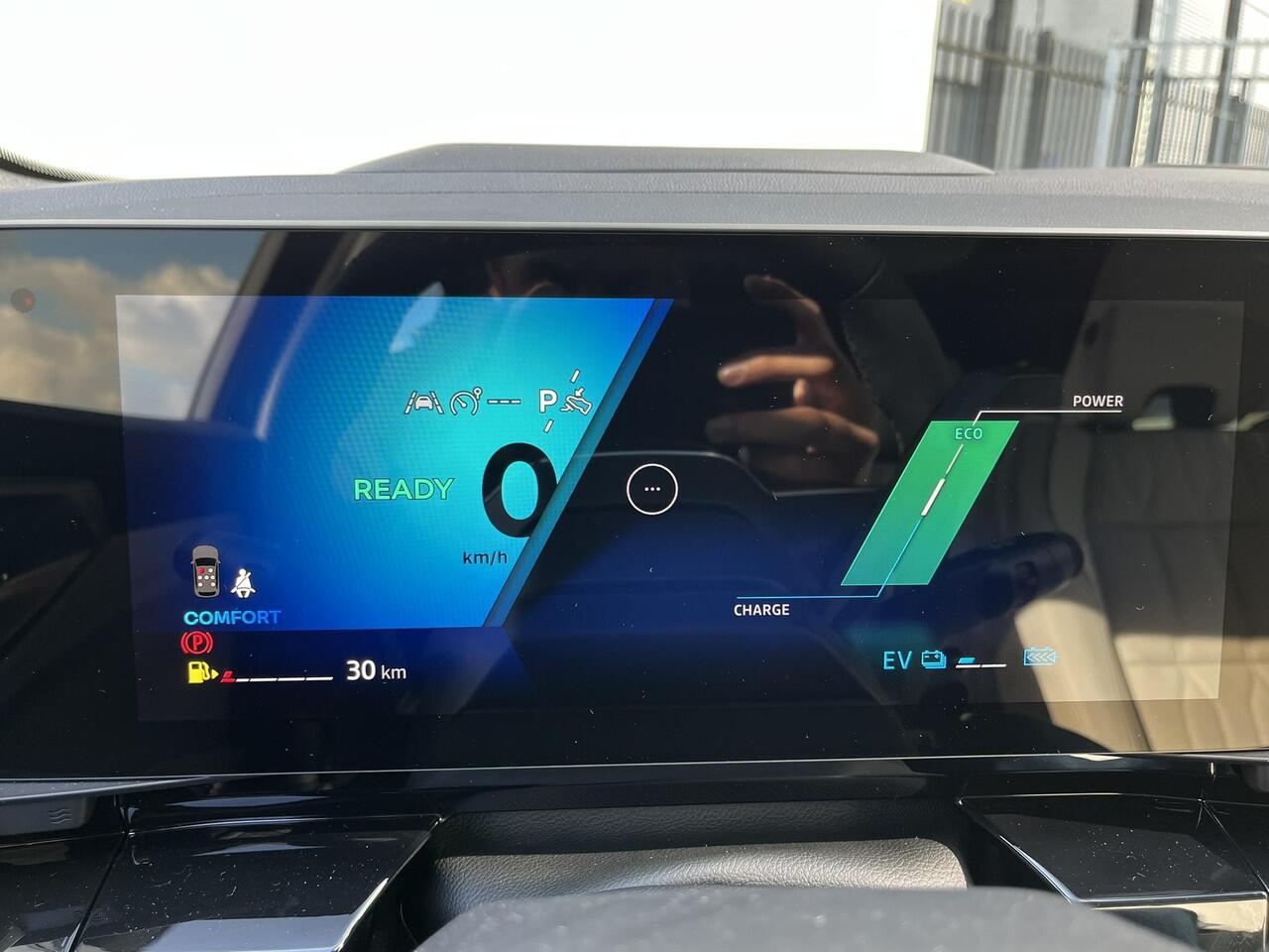 Renault ESPACE E-Tech full hybrid 200 Iconic 7p. | Panorama dak | Matrix | Harman Kardon