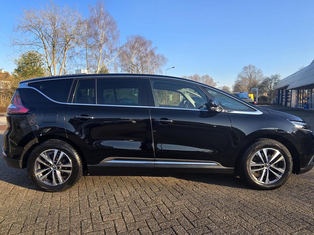 Renault ESPACE 1.8 TCe Intens 7p. 224pk Automaat | Trekhaak | Adaptieve Cruise | Achteruitrijcamera | Elektrische Achterklep | Head up Display