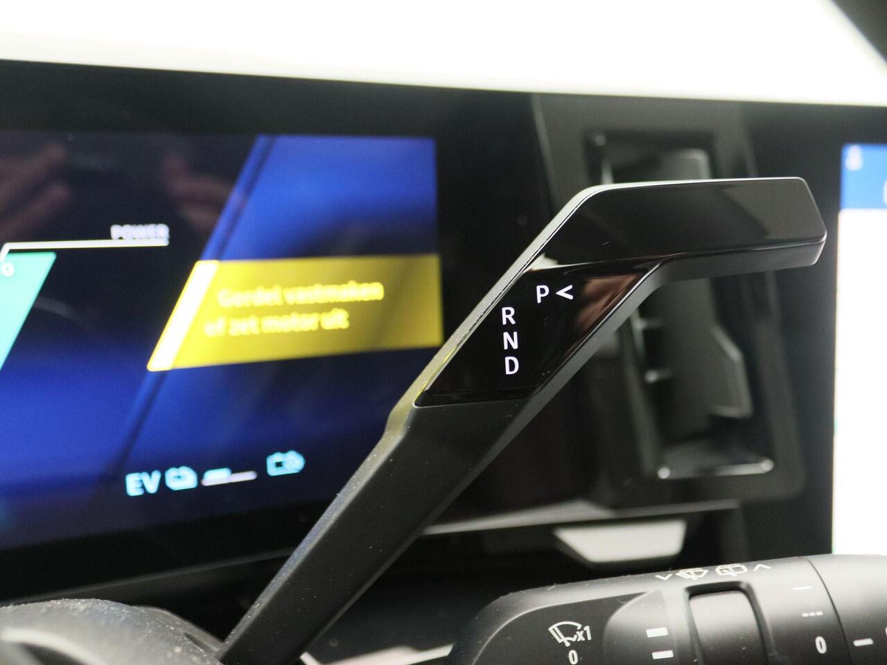 Renault ESPACE E-Tech full hybrid 200 iconic 7p. | Panoramadak | Harman Kardon | Head-up display | Elektronische Memory Seats | 360° Camera | Demo