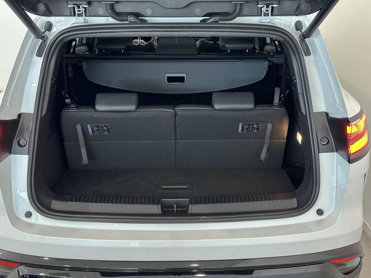 Renault ESPACE 1.2 E-Tech full hybrid 200 Iconic 7p. | Pack Vision | Pack Light & Sound | All season banden | Van: ¤ 59.332,- nu rijklaar voor: ¤ 58.332,-