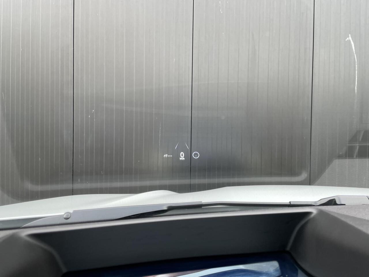 Renault ESPACE E-Tech full hybrid 200 iconic 7p. / PANORAMADAK / PACK HARMAN KARDON / PACK ADVANCED DRIVING ASSIST