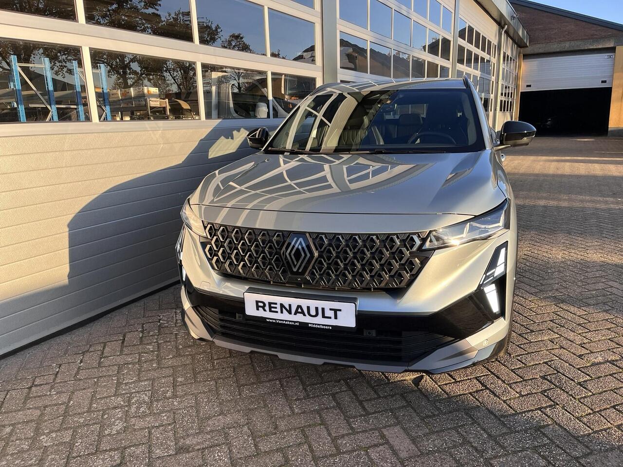 Renault ESPACE E-Tech full hybrid 200 iconic 7p.