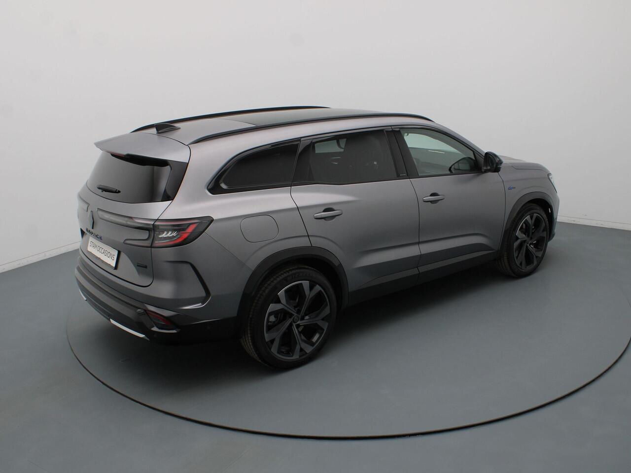 Renault ESPACE E-Tech Hybrid 200pk esprit Alpine 7p. 360° Camera | Harman Kardon | Head-Up | Adapt. Cruise | Parkeersens. v+a | Stoel-/stuur-/voorruitverw. | Panoramadak