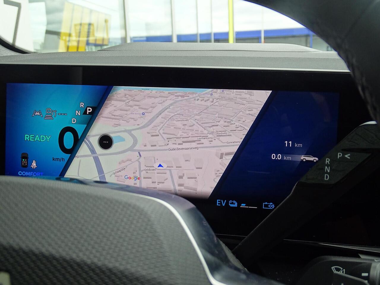 Renault ESPACE E-Tech full hybrid 200 iconic 7p. | PACK HARMAN KARDON | PACK ADVANCED DRIVING ASSIST | PANORAMISCH DAK | ELEK. VERSTELBARE BESTUURDERSTOEL INCL. GEHEUGEN |