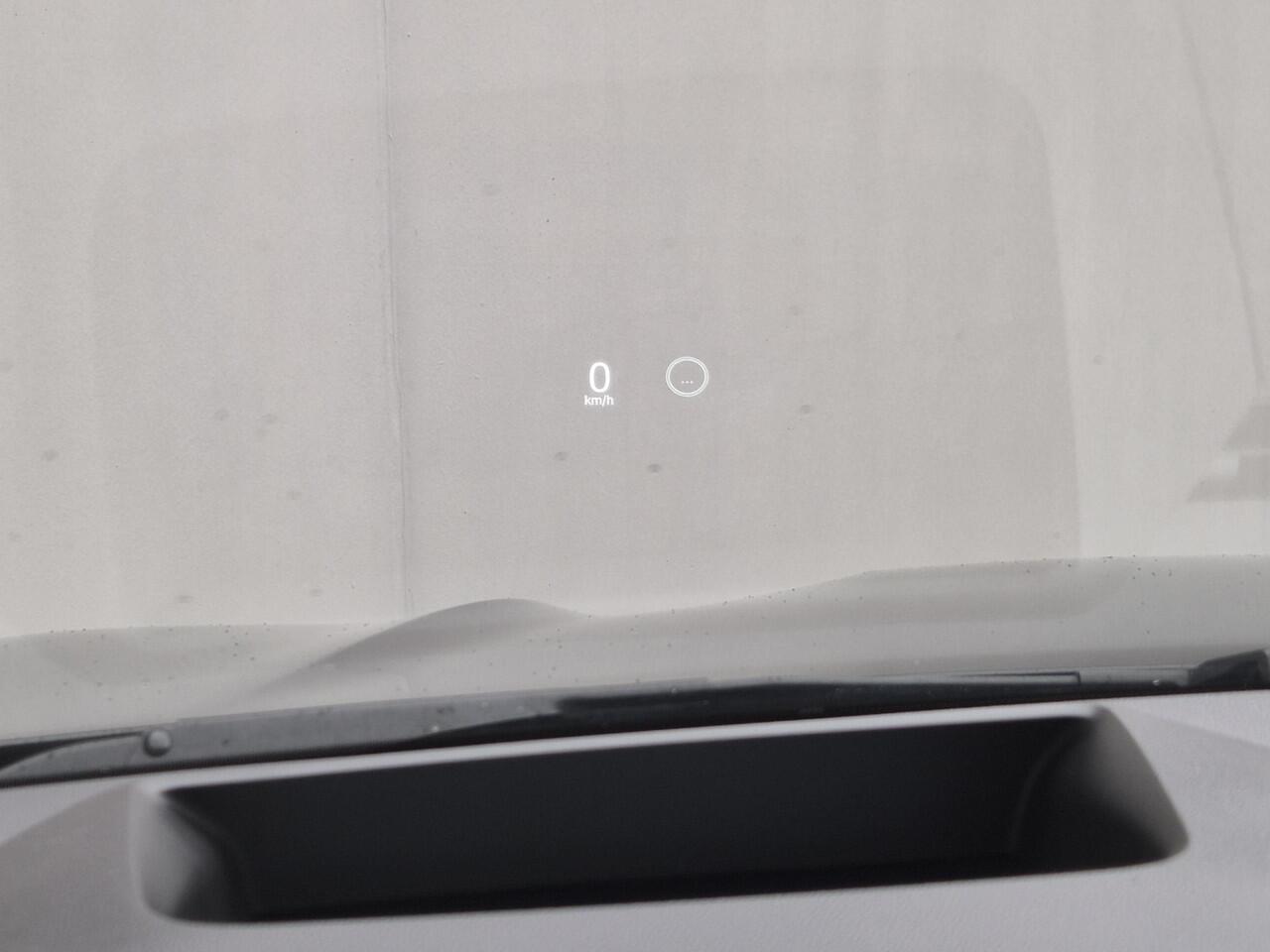 Renault ESPACE E-Tech full hybrid 200 iconic 7p. Automaat / 7 Persoons / HUD / Apple Carplay Android Auto / Pack Advanced Drive Assist / Stuur-, Stoel en Voorruitverwarming / Rondomzicht camera / Stoel met massage functie /