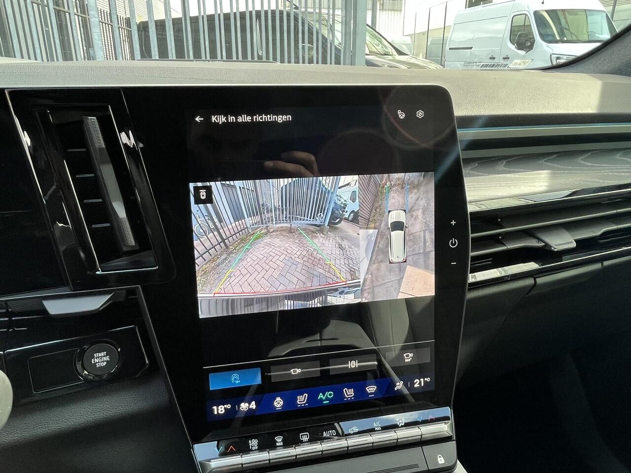 Renault ESPACE E-Tech full hybrid 200 Iconic 7p. | Panorama dak | Matrix | Harman Kardon