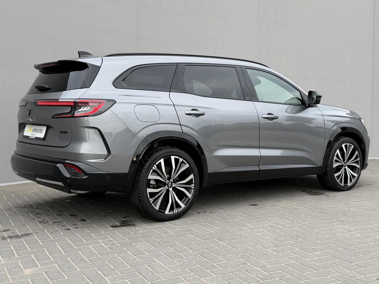 Renault ESPACE E-Tech full hybrid 200 iconic 7p. Automaat / All Season Banden / Lederen Bekleding / Elektrische Stoelen met Geheugen / Harman Kardon Premium / Head Up Display / Panoramadak / Stoel & Stuurverwarming /