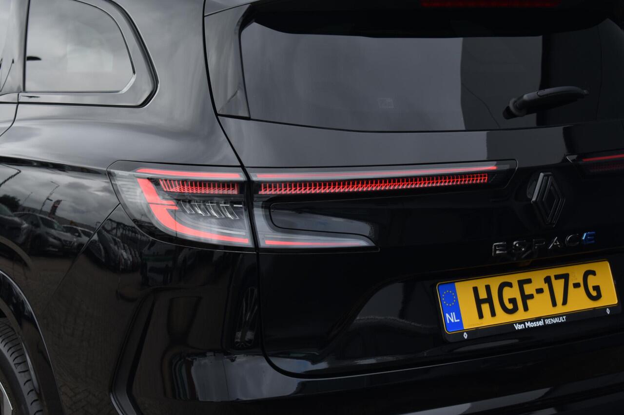 Renault ESPACE E-Tech Full Hybrid Esprit Alpine 5p. 200PK | Panoramadak | Sidesteps | Google Navigatie | 4Control | Stoel- en Stuurverwarming | 20" Inch Lichtmetalen Velgen | Apple CarPlay & Android Auto