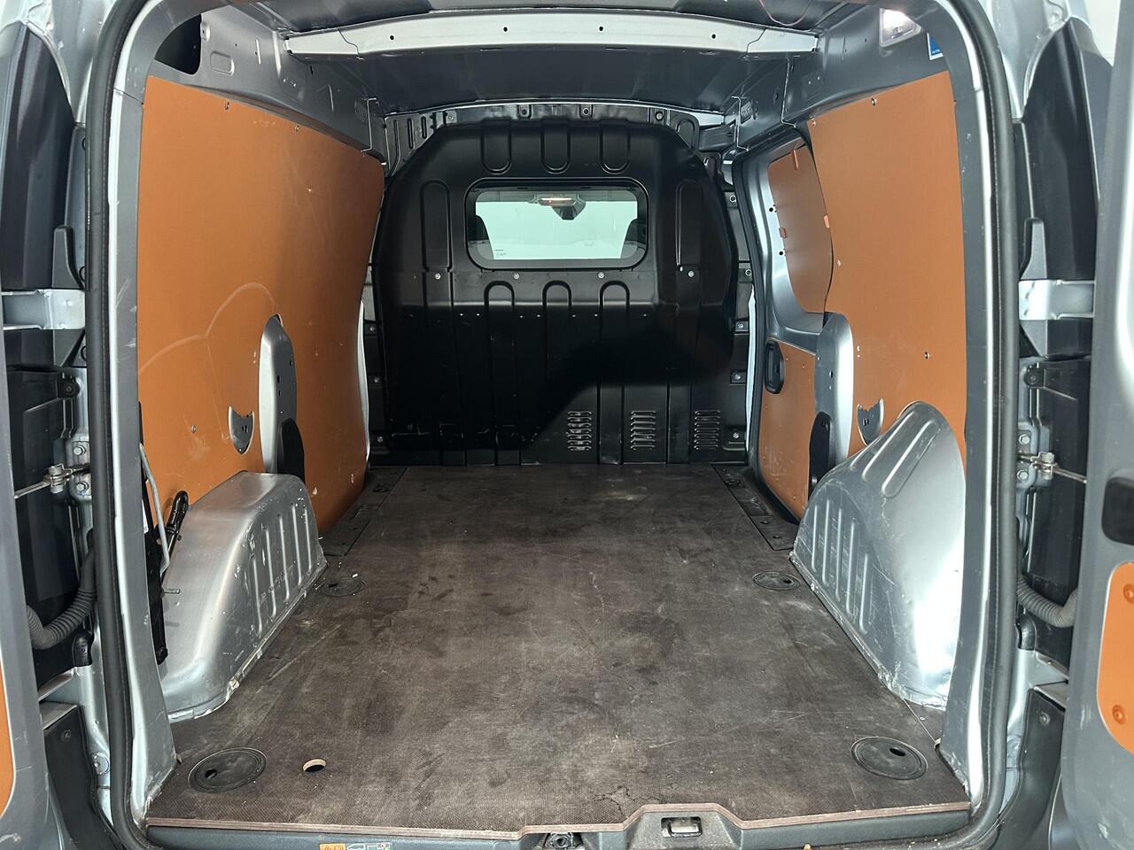 Renault EXPRESS 1.5 dCi 75 Comfort + | Navigatie | Sidebars | Trekhaak | All season banden | Bedrijfswageninrichting | Parkeersensoren voor, achter en achteruitrijcamera | Apple Carplay/Android Auto