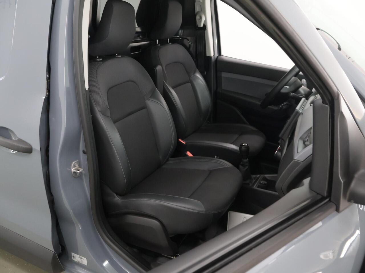 Renault EXPRESS 1.3 TCe | BENZINE | 100 PK | COMFORT | APPLE CARPLAY | ANDROID AUTO | TREKHAAK | LICHT METALEN VELGEN | PARKEERCAMERA | AIRCO | BLUETOOTH