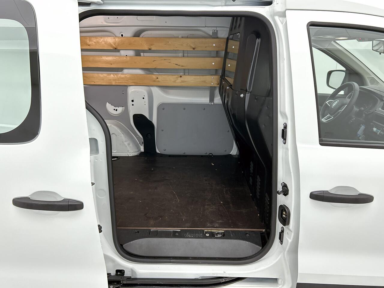 Renault EXPRESS 1.5 dCi 95PK Comfort + / CRUISE CONTROL / PARKEER SENSOREN