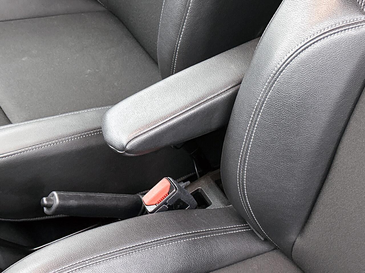 Renault EXPRESS 1.5 dCi 95PK Comfort + / CRUISE CONTROL / PARKEER SENSOREN