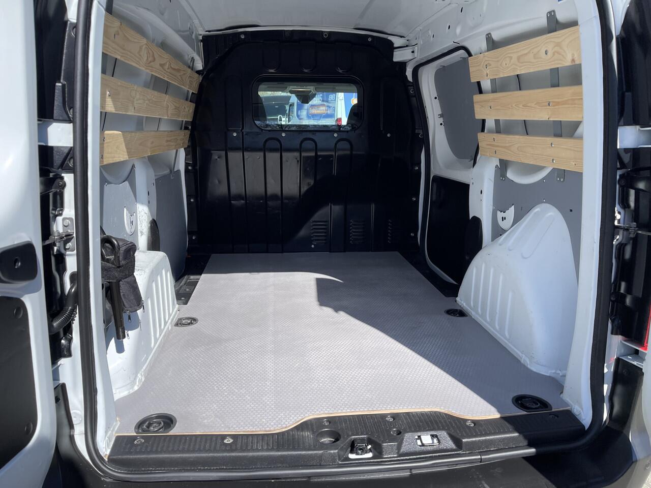 Renault EXPRESS 1.5 dCi 75 Comfort + / vaste prijs rijklaar ¤ 11.950 ex btw / lease vanaf ¤ 201 / airco / cruise / euro 6 diesel / schuifdeur / armsteun / parkeersensoren achter