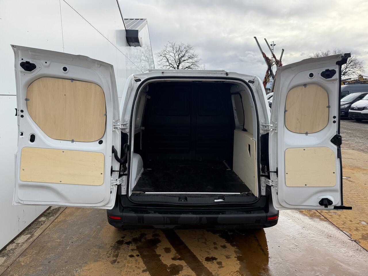 Renault GRAND KANGOO Comfort 1.3 TCe 100PK **Benzine** L1 LED Airco Cruise Control Parkeersensoren